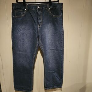 Linea Uomo Jeans, Mens. Size 40x30, Medium Wash, Relaxed Fit